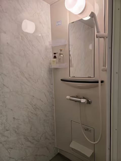 シャワールーム